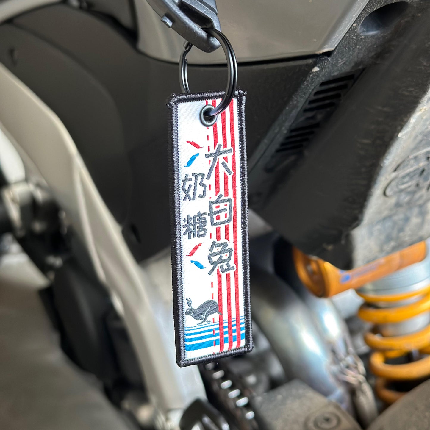 White Rabbit Bunnygirl Jet Tag